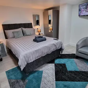 Comfy With Wi-fi And Smart Tv Apartment