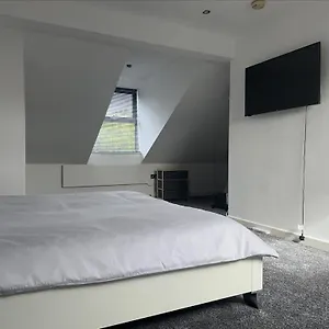 Homestay With Free Wi-fi, Parking And More , Darlington (Durham) United Kingdom