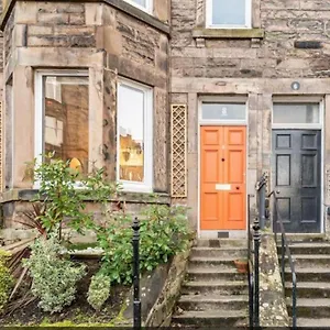 Holyrood Park: Lush & Arty 2 Double Bed Flat , Edinburgh United Kingdom